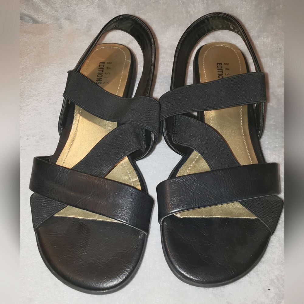 Black Sandals Size 6M NWOT